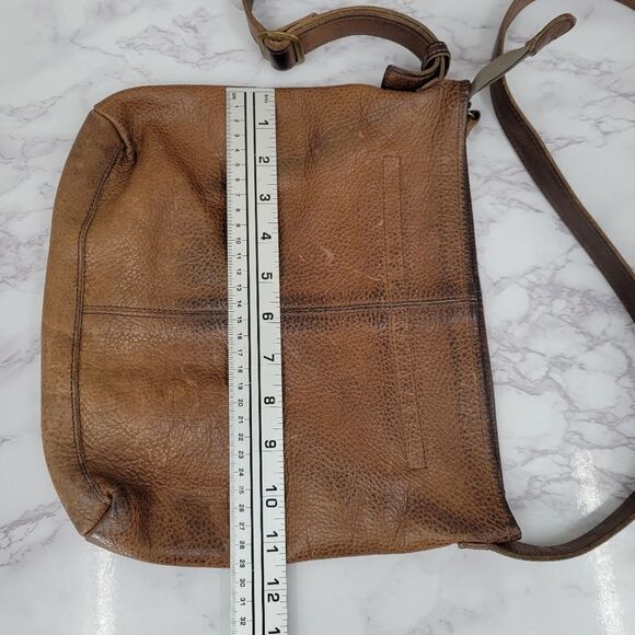 Duluth Trading Company Lifetime Leather Crossbody Bag - Picture 7 of 11